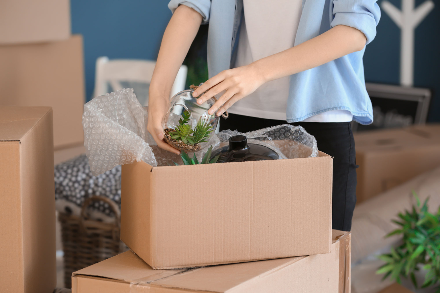 What is the right way to pack fragile items such as glass and ceramics?
